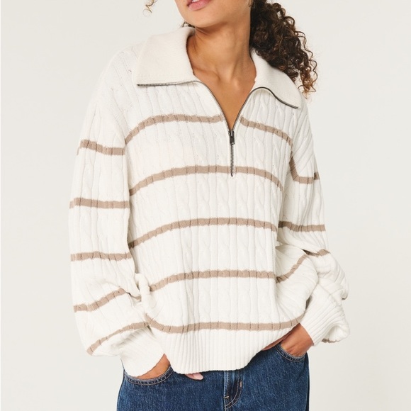 HOLLISTER  OVERSIZED CABLE-KNIT HALF-ZIP SWEATER - Picture 1 of 7
